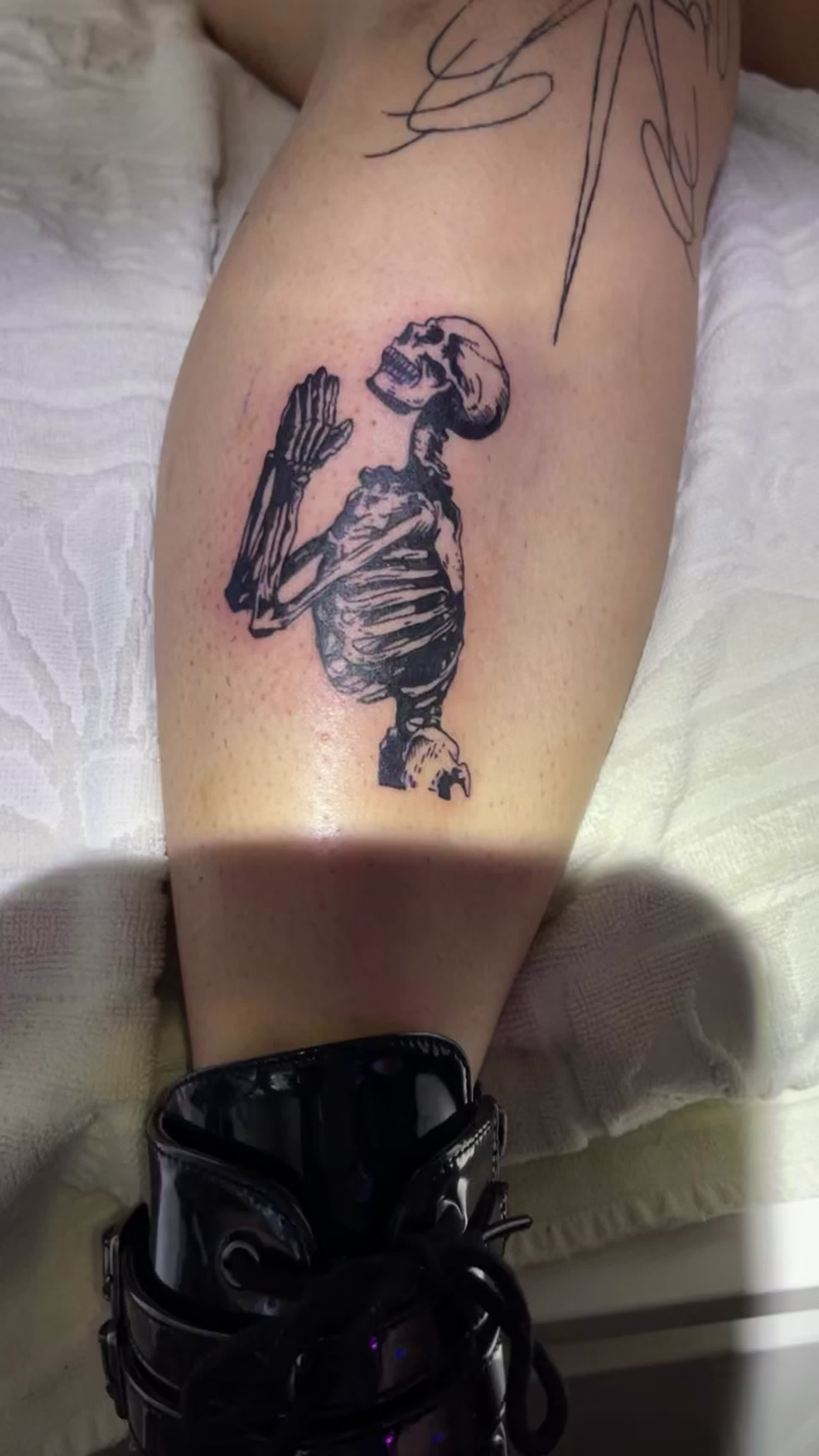 Praying skeletons  Fishink Tattoo